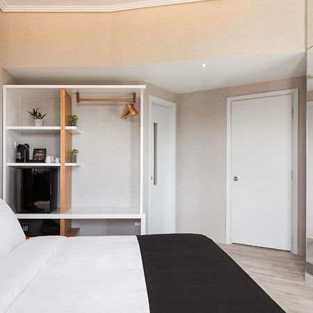 Kreoli Suites Glyfada 아테네 외부 사진