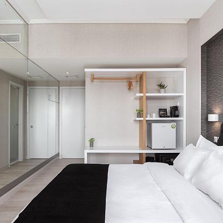 Kreoli Suites Glyfada 아테네 외부 사진